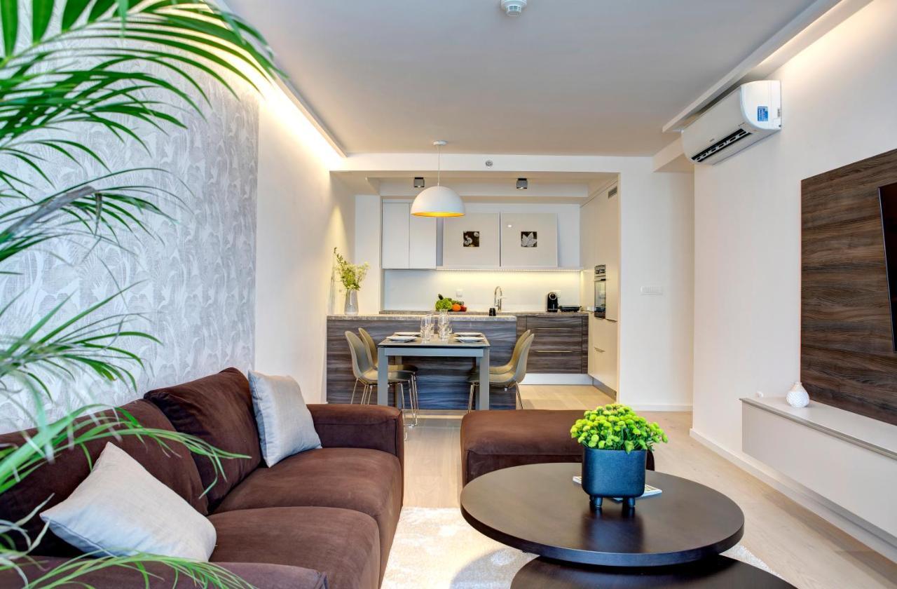 Four Blue Seasons - Luxury Apartments ดูบรอฟนิก ภายนอก รูปภาพ