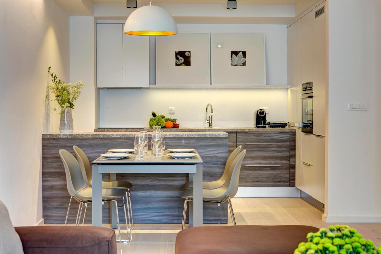 Four Blue Seasons - Luxury Apartments ดูบรอฟนิก ภายนอก รูปภาพ